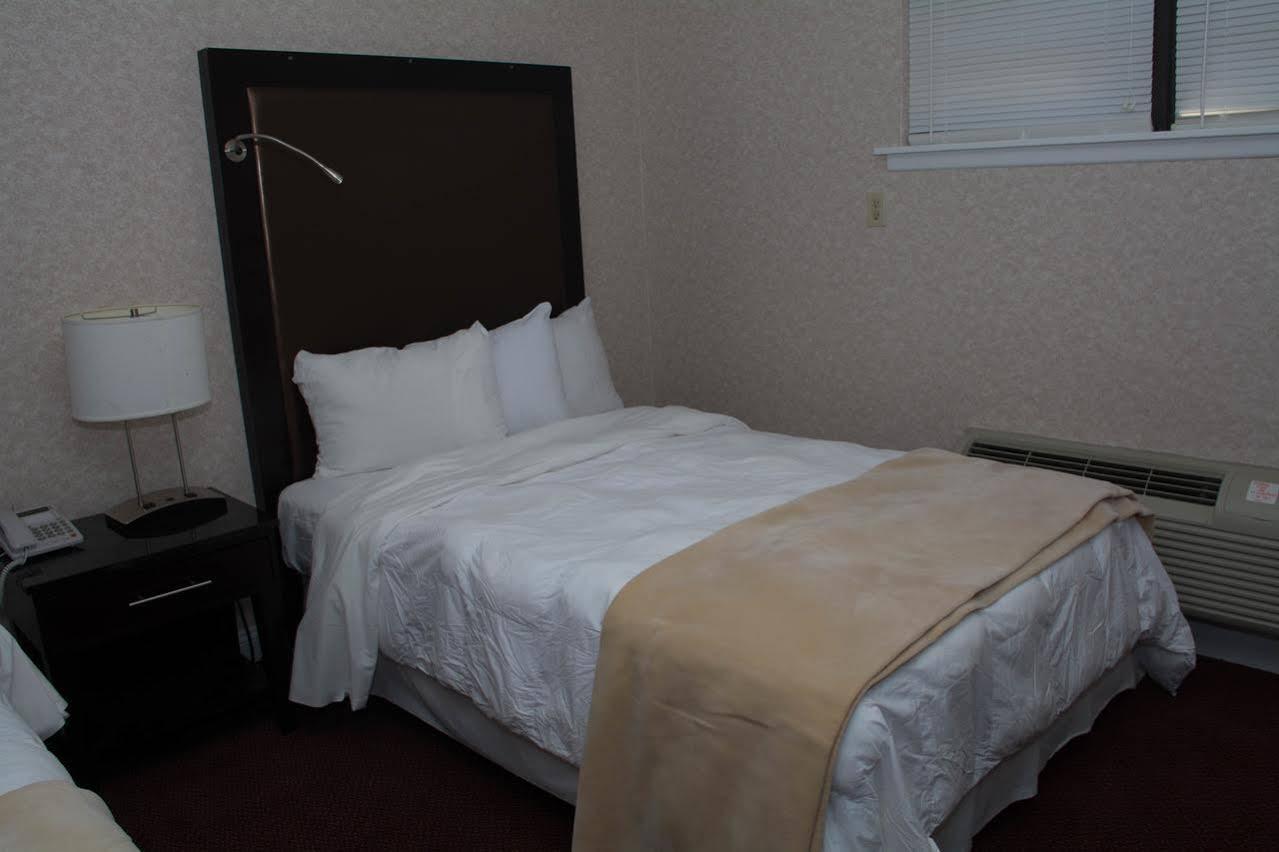 Atlantic Inn And Suites - Wall Township Exterior foto